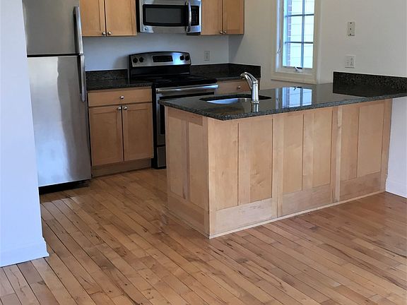 3rd image of 1001 Parkview Blvd #8623471