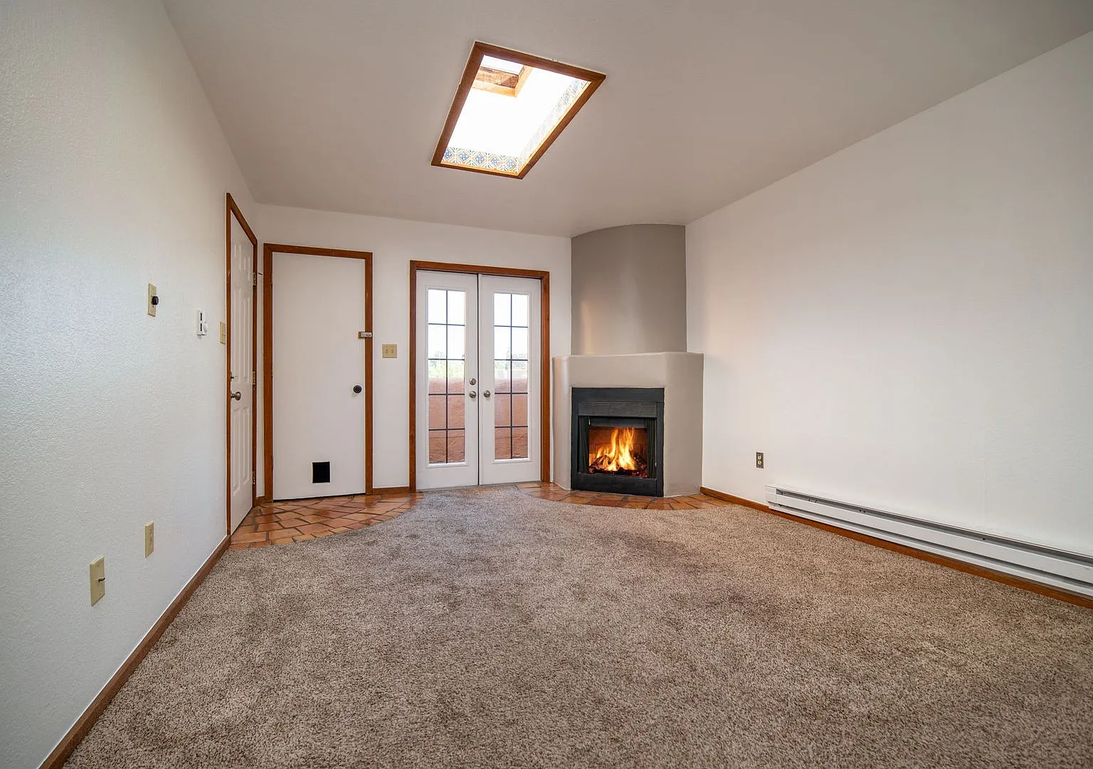 Sweet, Small Private Unit Available Now! — Photo 2