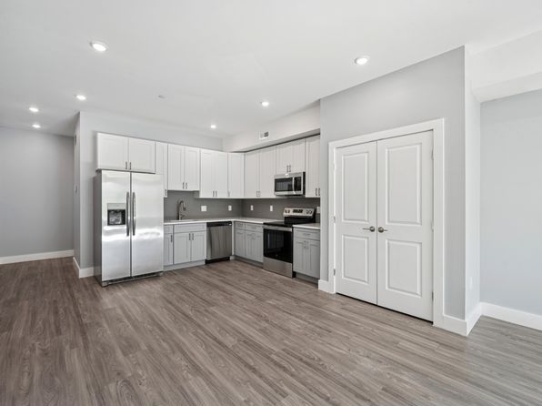 707 W Cumberland St #C-03