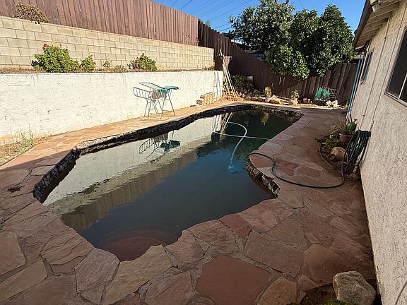 3rd image of 1639 Poinciana Dr