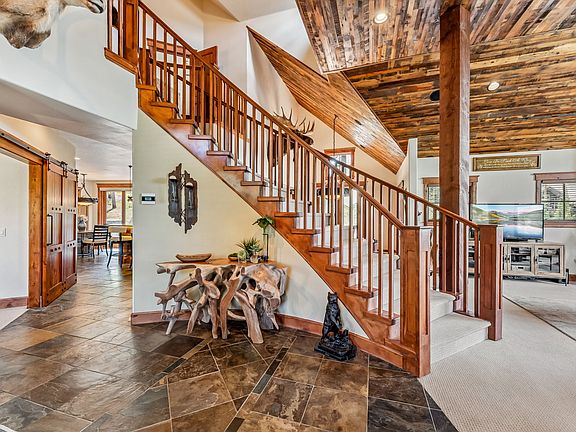 2nd image of 1073 Preston Way