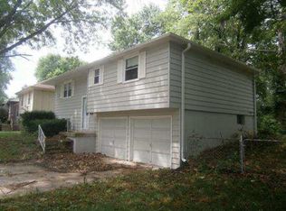 10322 Manchester Ave, Kansas City, MO 64134