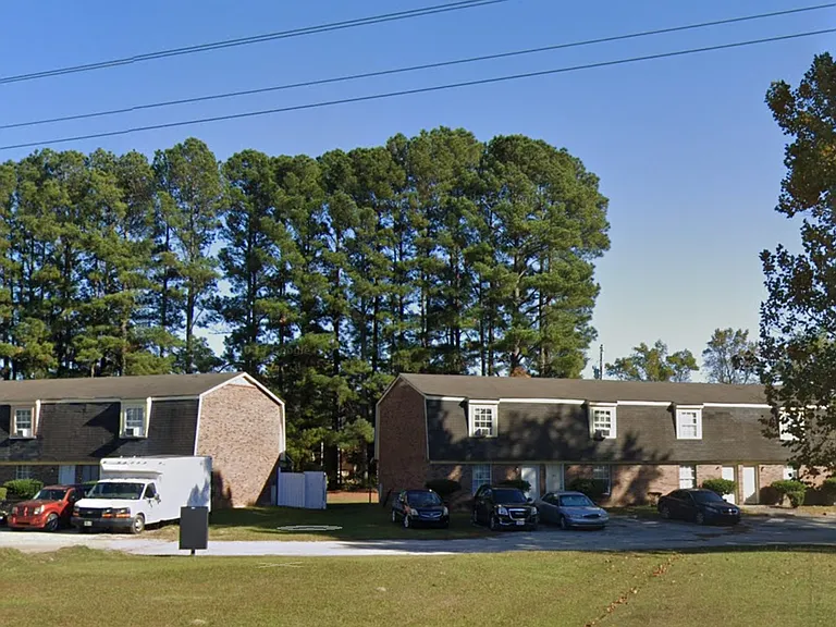 903 Oakwood St — Photo 41