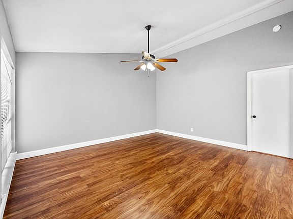 4th image of 430 Dollins St
