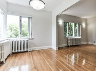 111 Oriole Pkwy #203, Toronto, ON M5P2G9