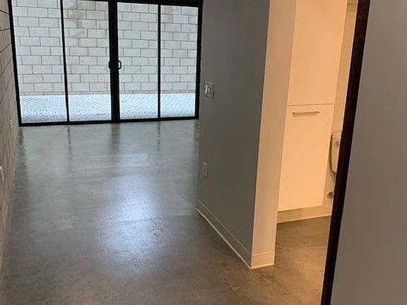 3rd image of 1929 Columbia St #2031