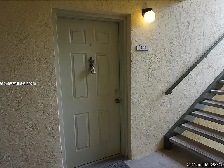 630 S Park Rd #27-3 — Photo 2