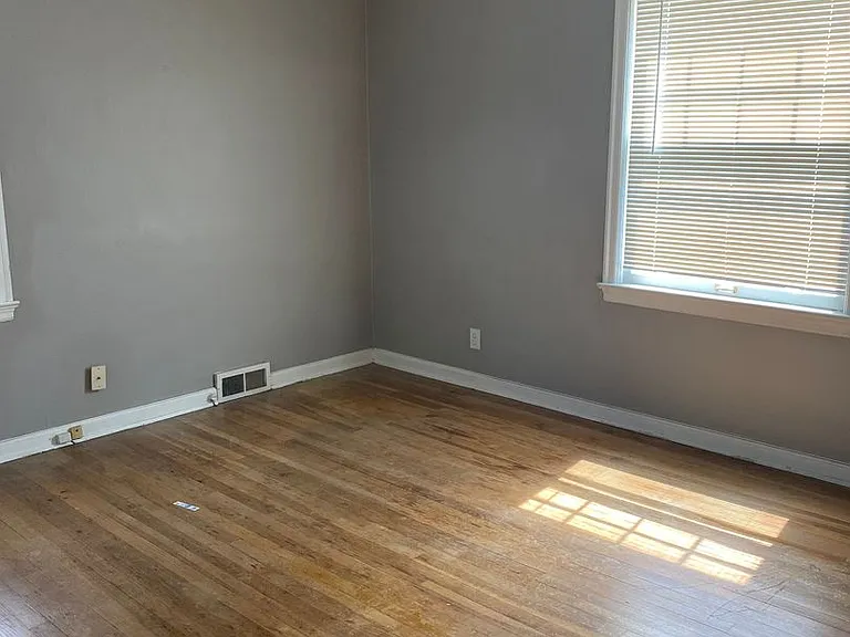 2726 Underwood St — Photo 7