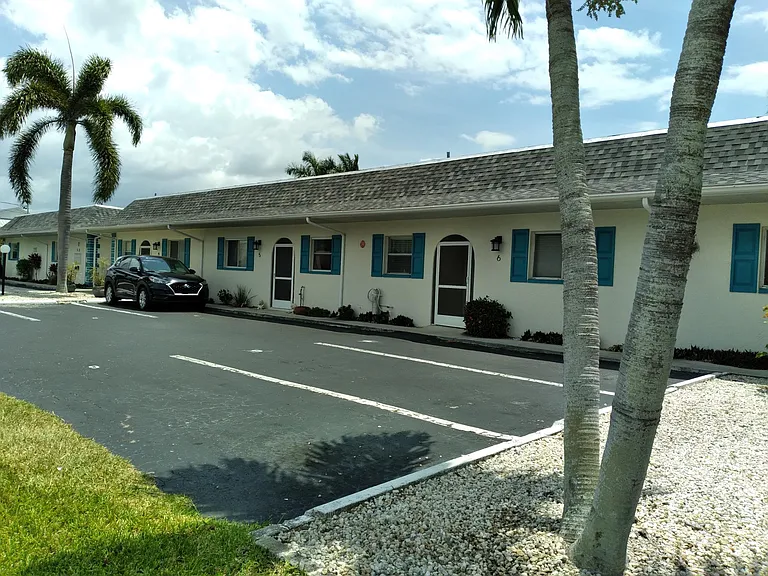 View of the front and parking area