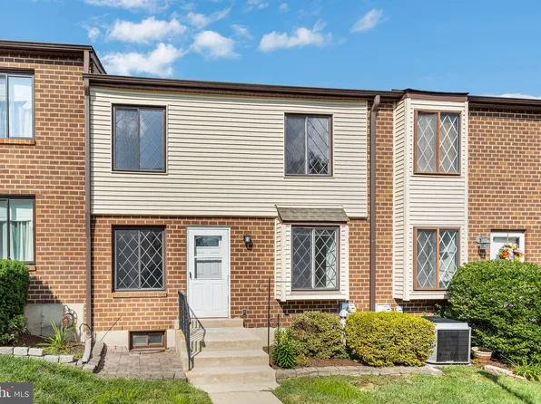 5200 Hilltop Dr, Brookhaven, PA 19015