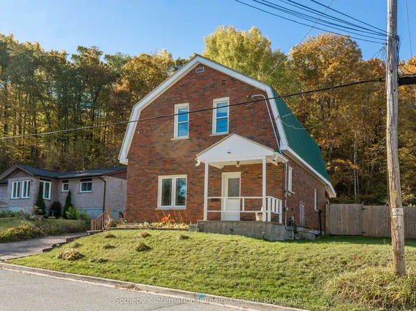20 Ludlow St, Midland, ON L4R 4M5