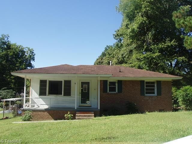 1st image of 1900 Wellington Dr