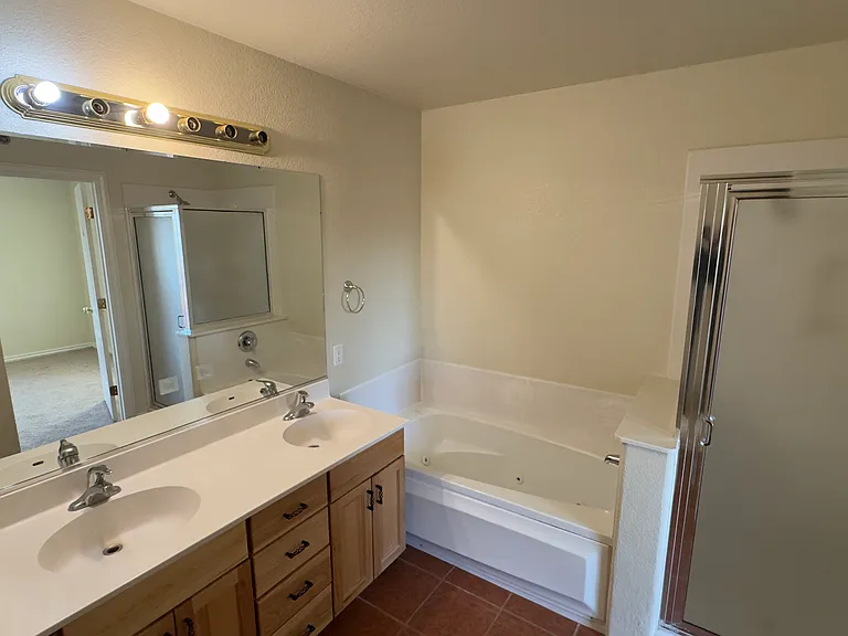 1944 Hollyhock Cir #1944 — Photo 12