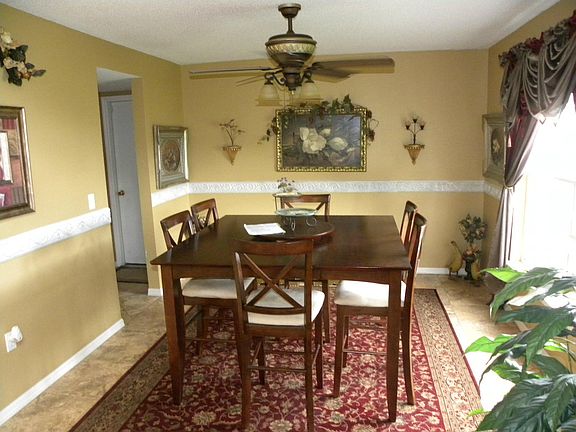 4th image of 261 NW Floresta Drive