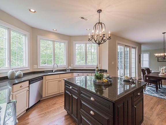 Bright & Open Kitchen