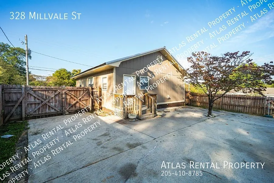 Pet Friendly/ Move in Ready Home in Birmingham! — Photo 4