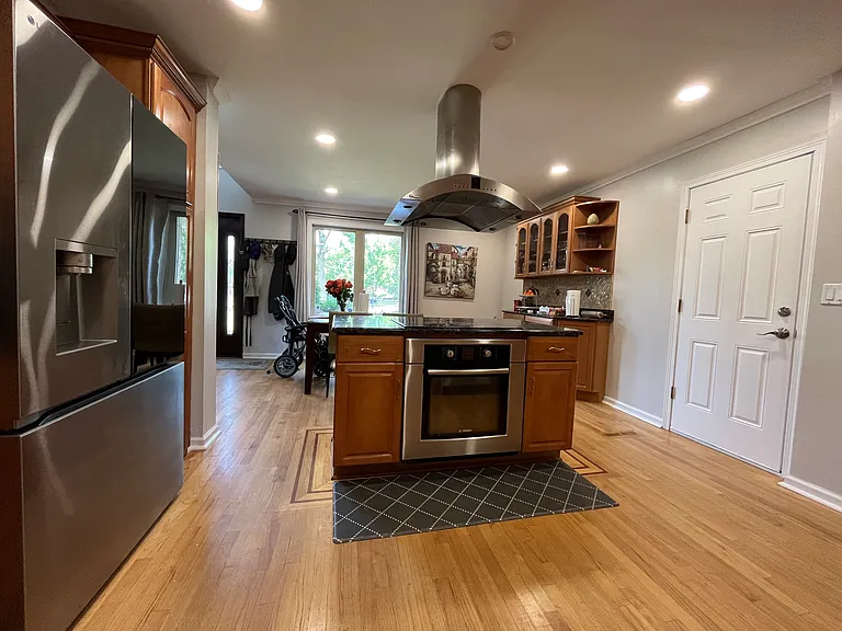 2945 Hartzell St — Photo 8