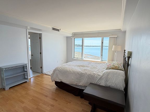 5th image of 1 Commodore Ct APT 201