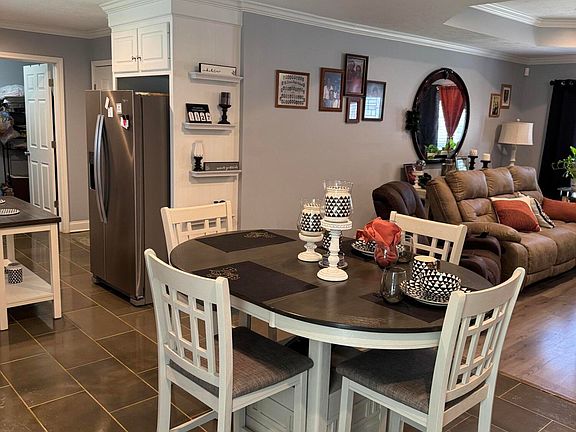 5th image of 836 Cherry Ridge Dr