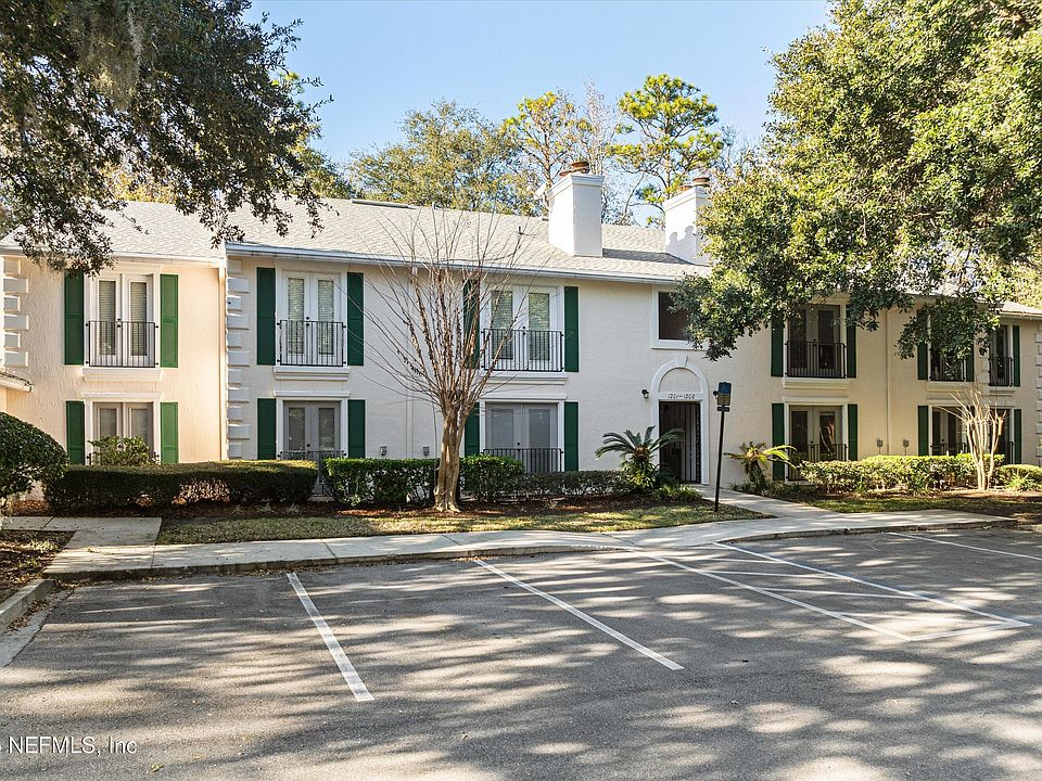 1st image of 13715 RICHMOND PARK Drive N #1201