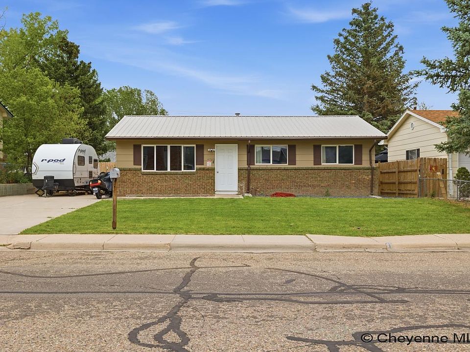 1st image of 4759 Maple Way