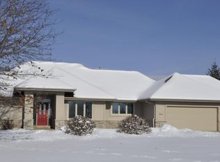 1543 Koenigs Ln NW, Rochester, MN 55901