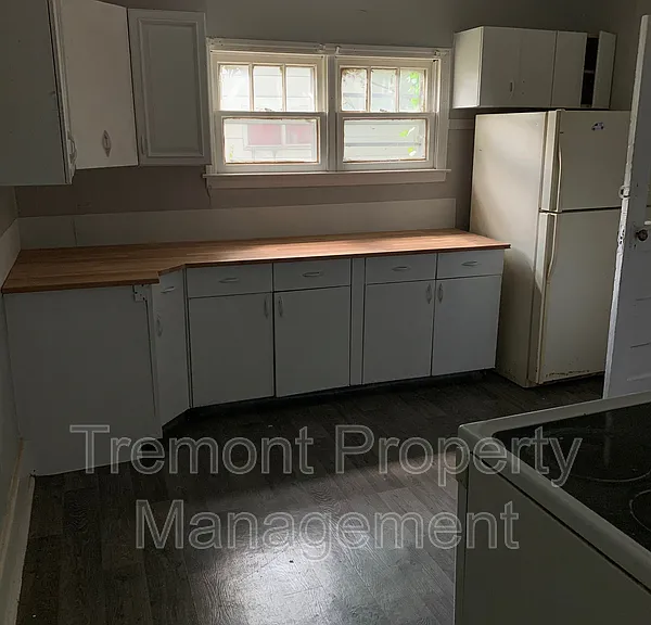 2702 Woodside St — Photo 8