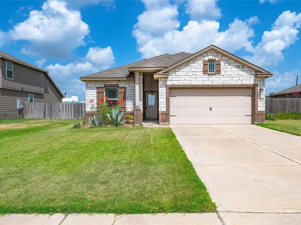 211 White Wing Ln, Sealy, TX 77474