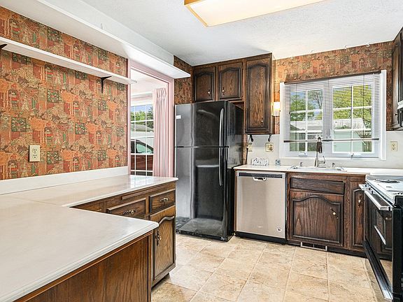 5th image of 4133 Coral Dr