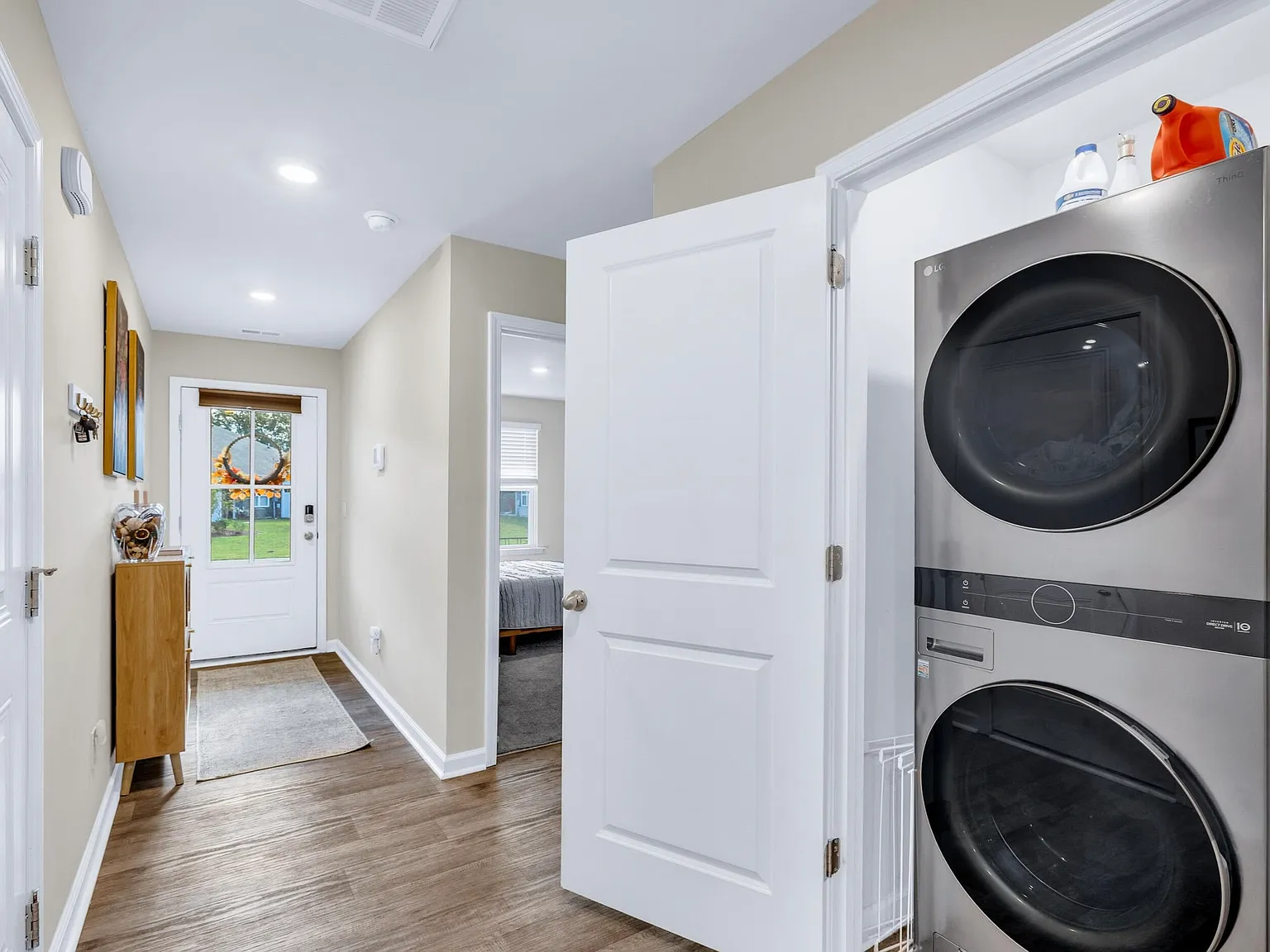 3 bed, 1182 sqft, $1,995 — Photo 3