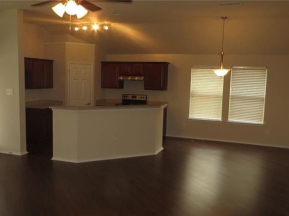 5th image of 6224 Holliwell Ln