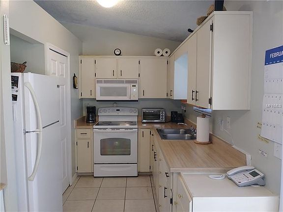 4th image of 330 Charles Ave