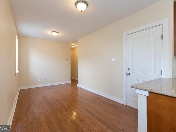 4th image of 1001 N Marshall St APT 3