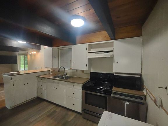 4th image of 33 Woodland Dr