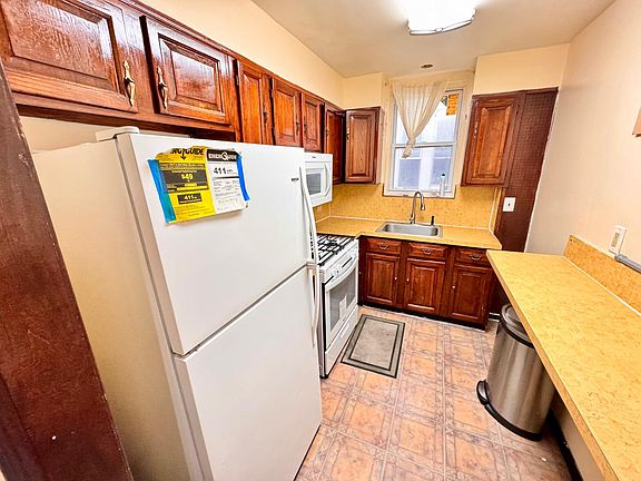 3rd image of 2628 96th St Floor 1