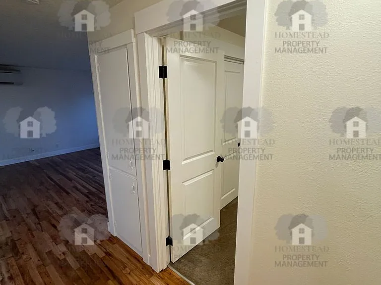 425 S 8th St — Photo 24