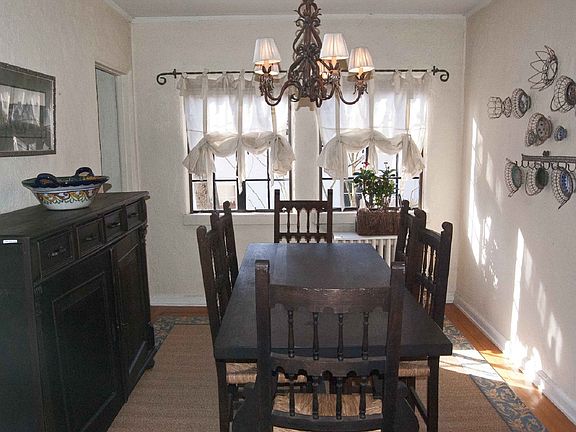 4th image of 429 Weaver St