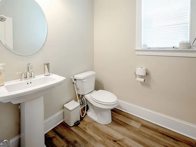 123 Vivian Ln — Photo 8