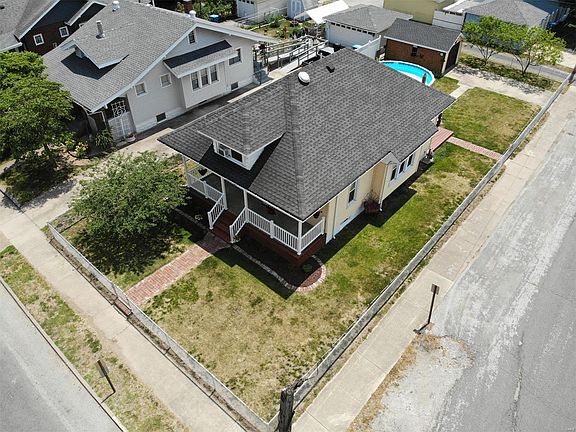 2nd image of 502 E Lorena Ave