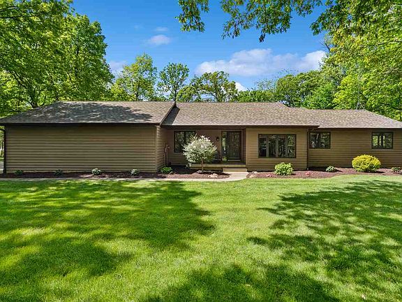 2nd image of 1445 Butternut Ln NE