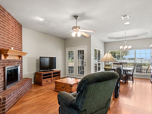 3rd image of 1237 Beachview