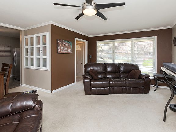 4th image of 2909 Meadow Ln