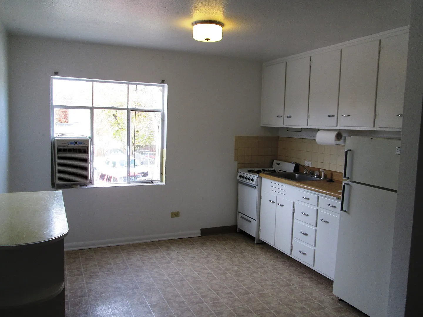 425 Coffman (MF) — Photo 3