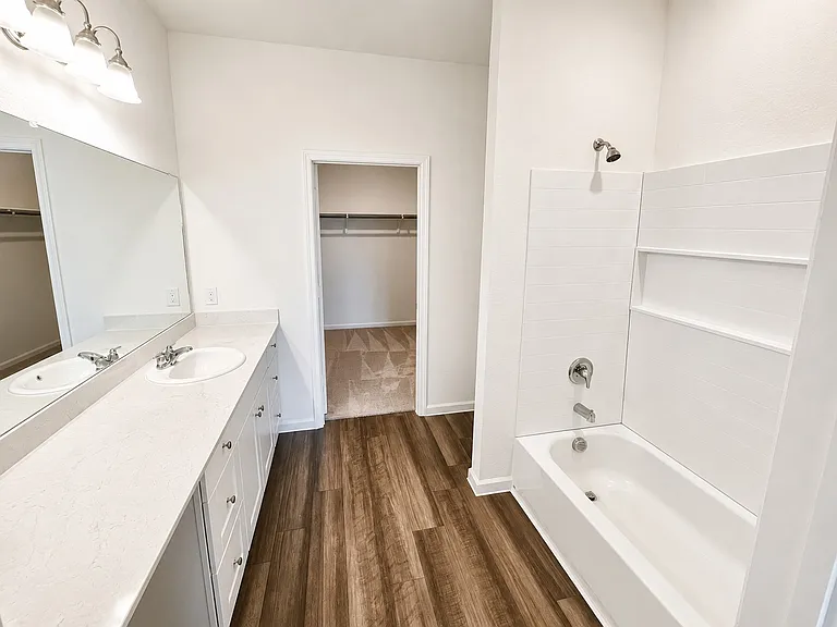 3008 Lacebark Ct — Photo 11