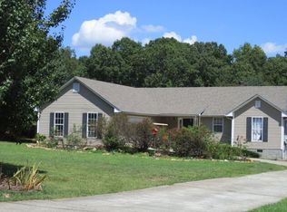 254 Pope Hill Cir, Senoia, GA 30276