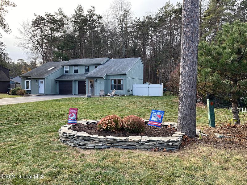 2nd image of 107 Arrow Wood Place