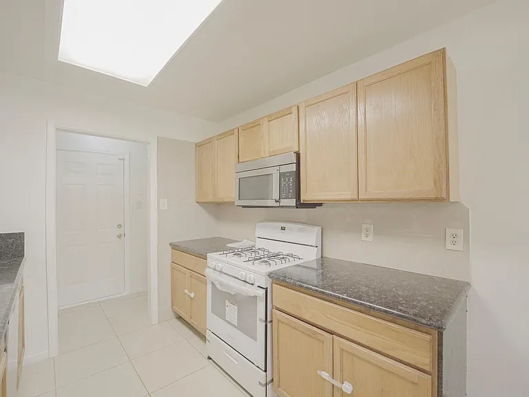 9811 Mango St — Photo 12