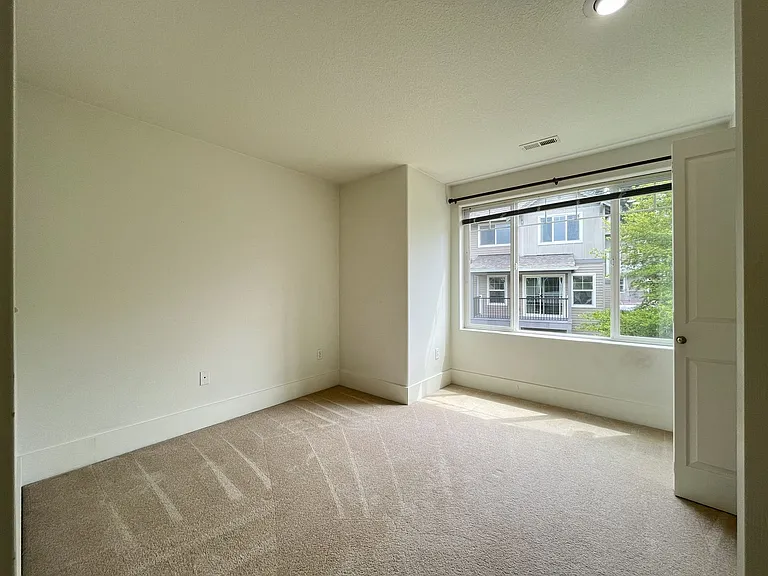 836 NW 118th Ave #102 — Photo 28