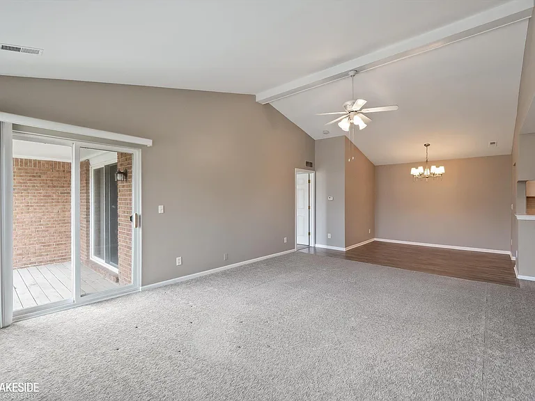 56429 SW Scotland Blvd — Photo 8