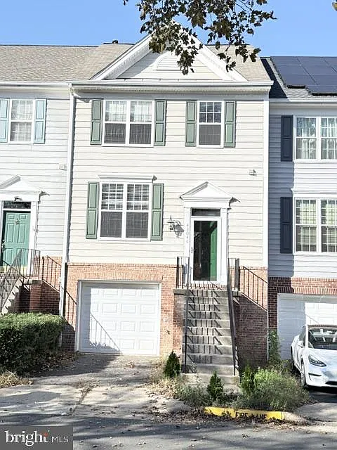 3 bed, 4.0 bath, 2168 sqft, $3,000 — Photo 3